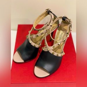 New Valentino rockstud multicolor black and beige heel size 36